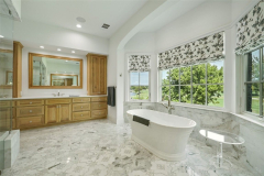 d21560e1758a734eb0dcc042d1079b2f-full