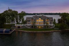 a1078524132a2483bc16baf32d76c69a-full