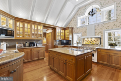 64d16579643569292e977957a0530545-full