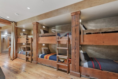 012_307NorthernLights_2012_Custom_Resized_434360191_600x400zip_600x400