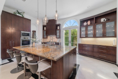 b999e4f4a46bf9901055fd0379e5dfa1-full