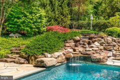 5bf83ecf99ebe3b3598b860debe8f21d-full