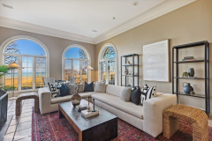 00d1ea813718cb35dc4d12ad0a159d79-full