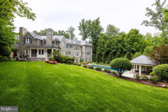 e4d1fc078fee368f401331cb9fa4bb1f-full