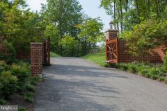 612672fb675996f311554e68067e4876-full