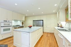 a810a8376b6a6674a4439608d2a9d3e6-full